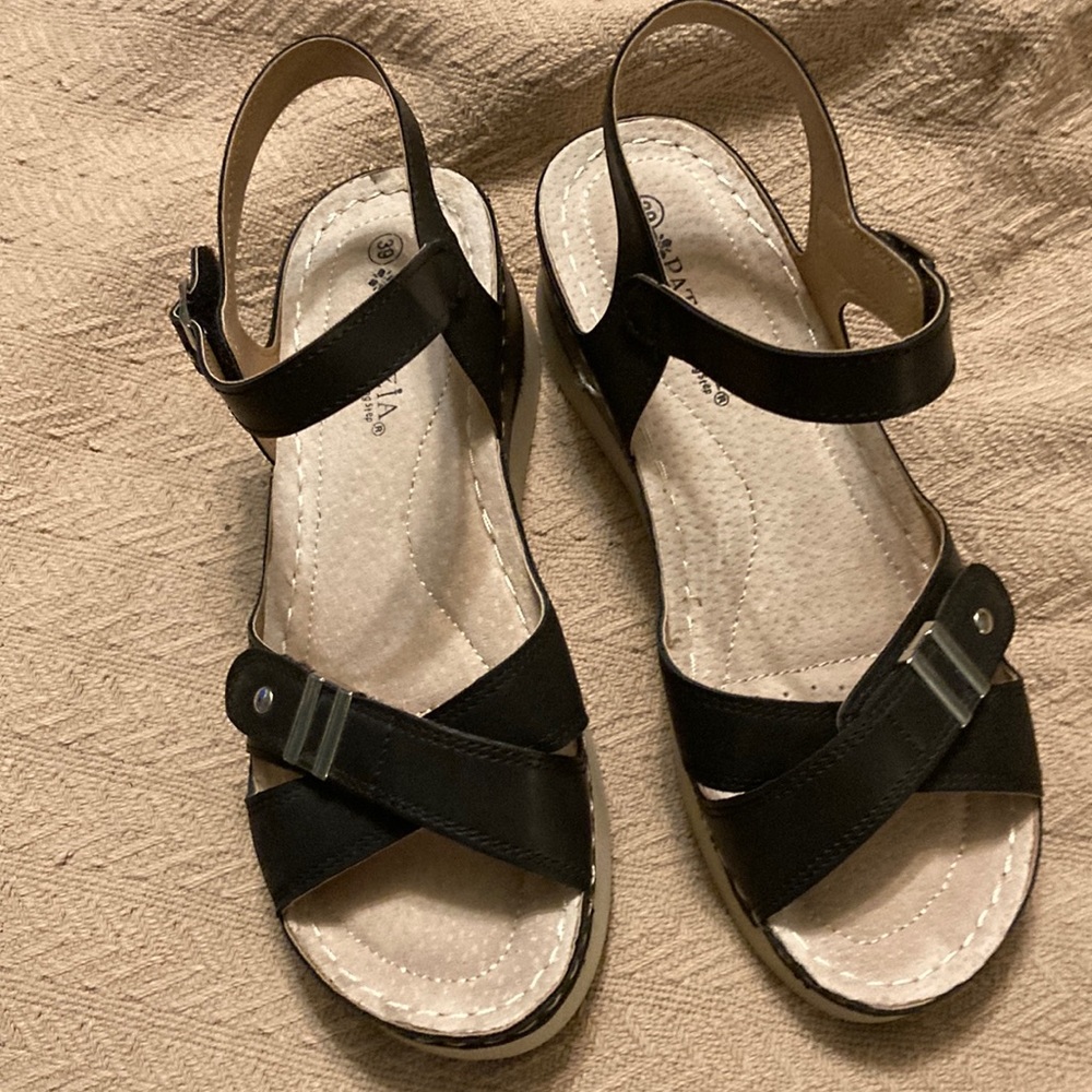 Patrizia sandals